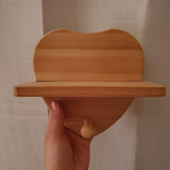 Shelf - Picture 1 of 1